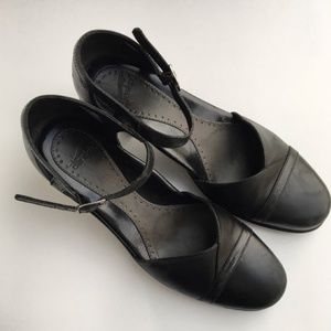Dansko Size 40 Black Dress Heels
